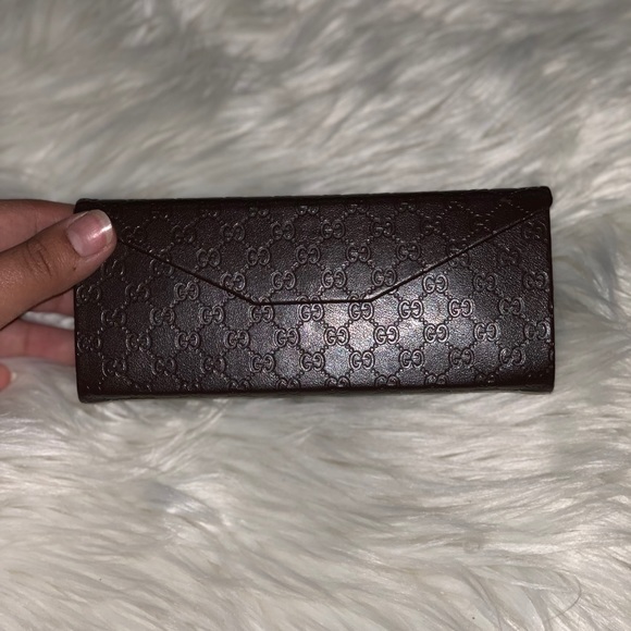 Authentic Gucci Case - Picture 2 of 7